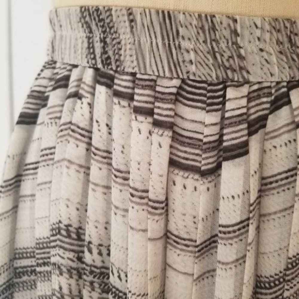 CLUB MONACO "Birta" Skirt/Skort - Picture 4 of 9